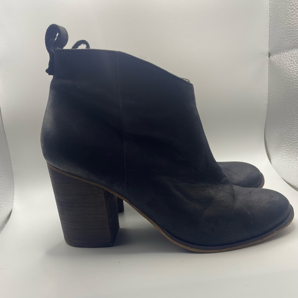 bp.‎ Black Leather Block Heel Ankle Booties